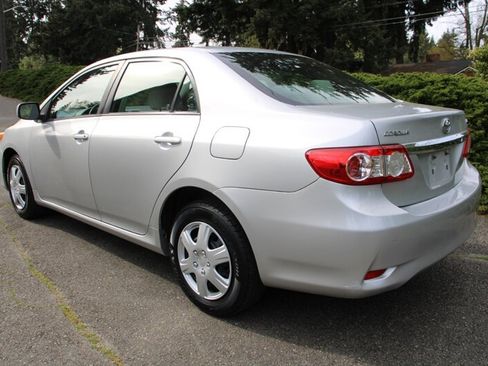 Used 2011 Toyota Corolla LE image 4