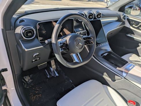 Certified 2025 Mercedes-Benz GLC 300 image 10