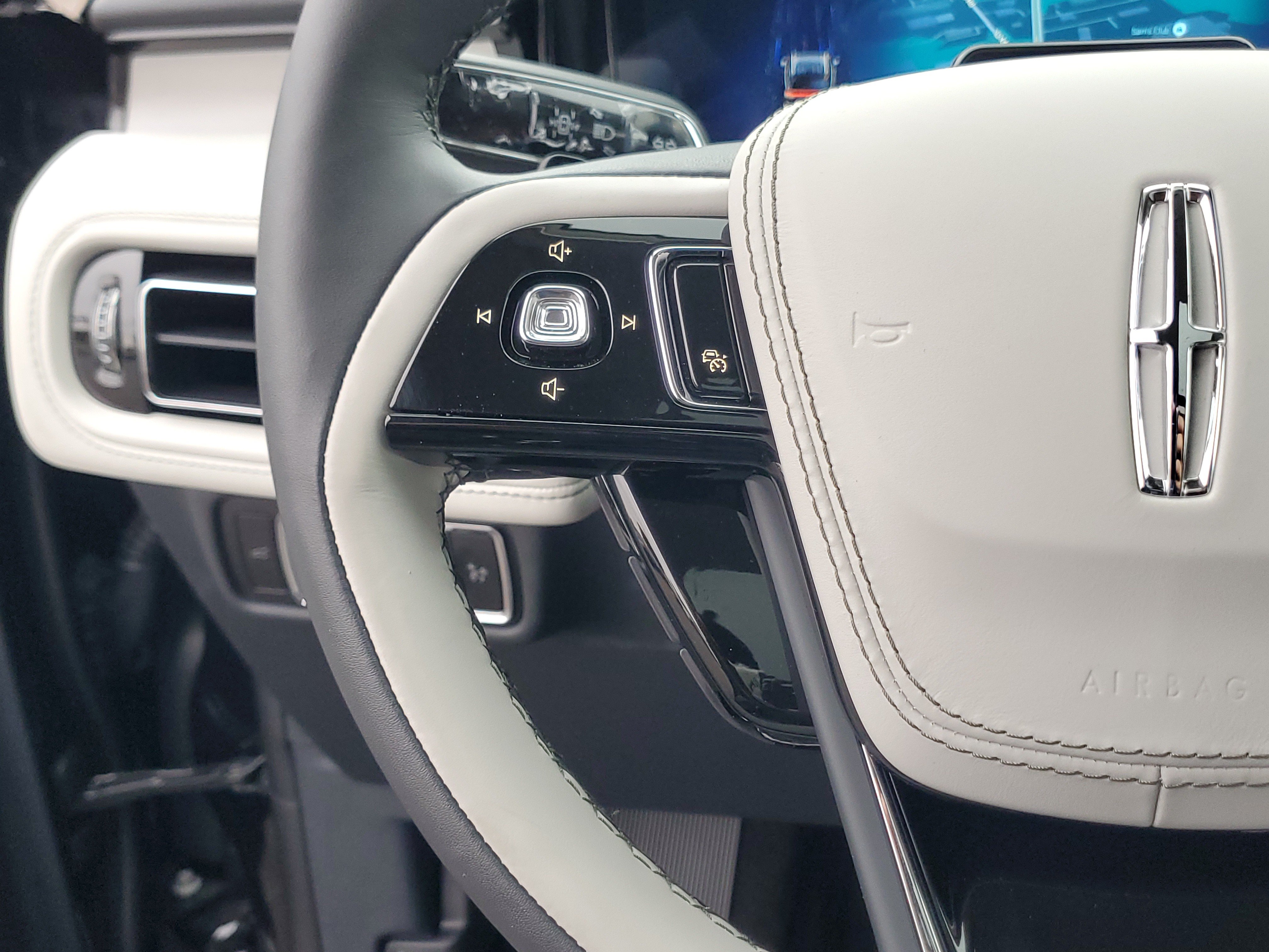 New 2026 Lincoln Aviator Reserve AWD/4WD image 16