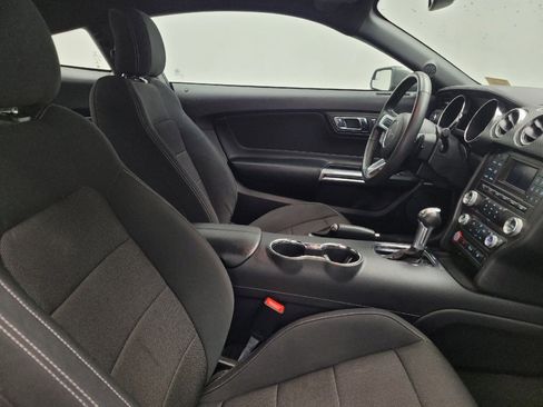 Used 2017 Ford Mustang Coupe RWD image 21