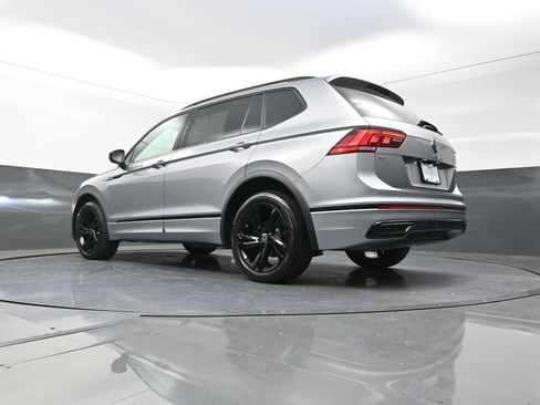 Used 2024 Volkswagen Tiguan SE R-Line FWD image 28