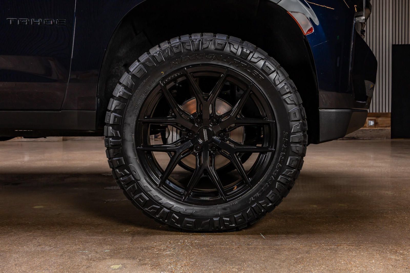 Used 2024 Chevrolet Tahoe RST w/ Luxury Package AWD/4WD image 12