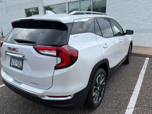 Used 2023 GMC Terrain SLT w/ Infotainment Package II AWD/4WD image 7
