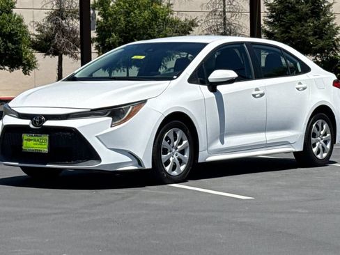 Used 2021 Toyota Corolla LE FWD image 16