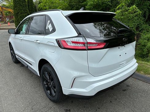 New 2024 Ford Edge SE w/ Black Appearance Package image 7