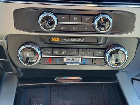 Used 2022 Ford F350 Lariat w/ Lariat Ultimate Package image 19