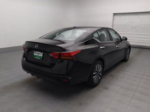 Used 2025 Nissan Altima 2.5 SV FWD image 9