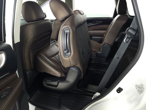 Used 2019 INFINITI QX60 Luxe w/ Essential Package AWD/4WD image 40