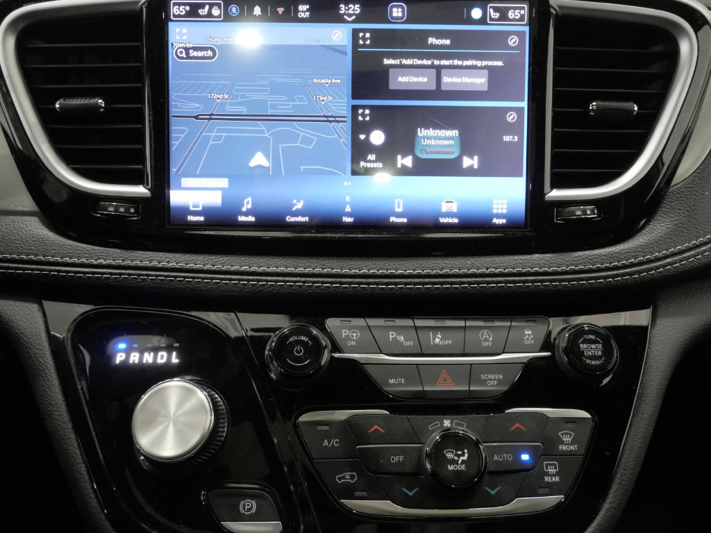 Used 2024 Chrysler Pacifica Limited w/ S Appearance Package FWD image 20