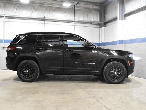 Used 2024 Jeep Grand Cherokee Laredo X w/ Luxury Tech Group I AWD/4WD image 26