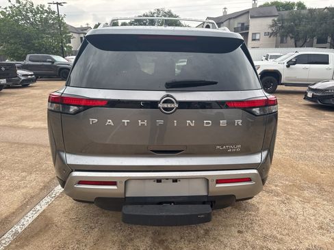 Used 2023 Nissan Pathfinder Platinum AWD/4WD image 4