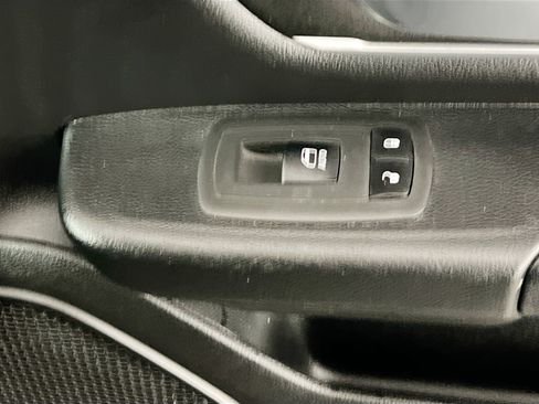 Used 2021 RAM 1500 Big Horn RWD image 31