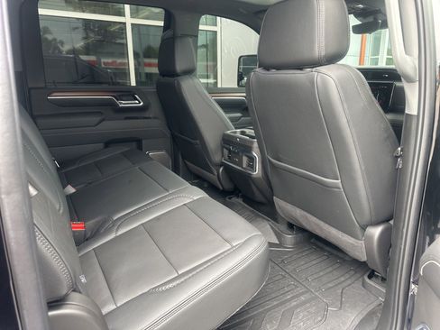 Used 2025 GMC Sierra 3500 Denali w/ Denali Reserve Package AWD/4WD image 19