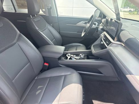 Certified 2026 Ford Explorer Active w/ Active Comfort Package RWD image 29