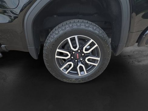 New 2026 GMC Sierra 1500 AT4 w/ Technology Package AWD/4WD image 11