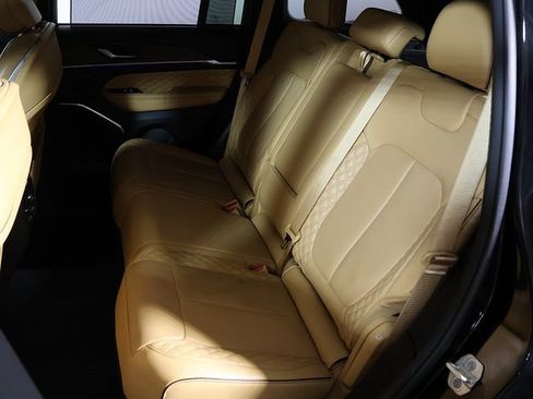 Used 2023 Jeep Grand Cherokee Summit w/ Luxury Tech Group V AWD/4WD image 13