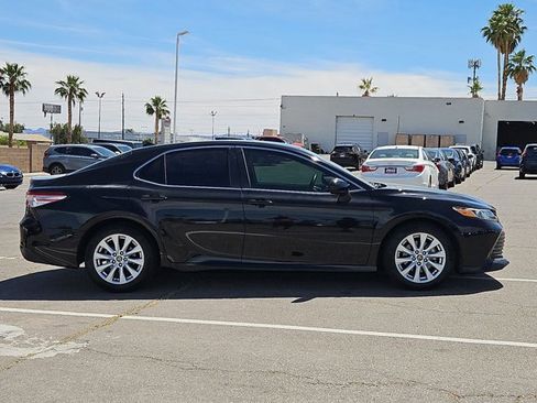 Used 2019 Toyota Camry LE w/ Carpet Mat Package FWD image 4
