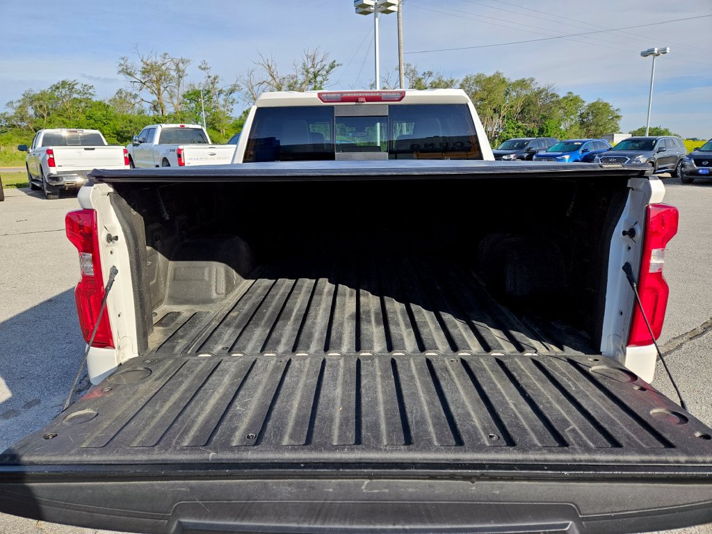 Used 2019 Chevrolet Silverado 1500 High Country w/ Technology Package AWD/4WD image 8