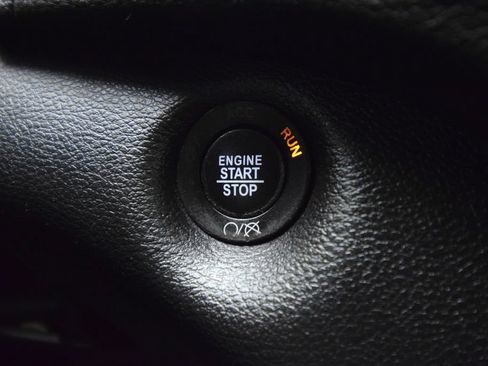 Used 2019 Jeep Cherokee Limited AWD/4WD image 38