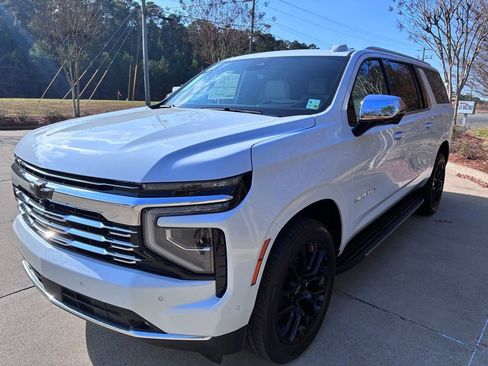 New 2026 Chevrolet Suburban Premier image 12
