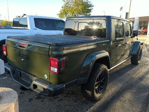 Used 2023 Jeep Gladiator Sport AWD/4WD image 3