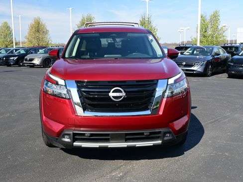 Certified 2023 Nissan Pathfinder SL AWD/4WD image 3