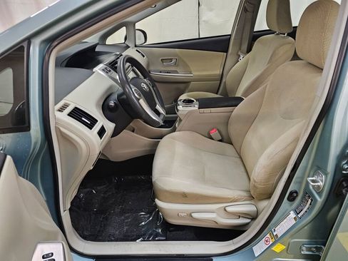 Used 2014 Toyota Prius V Three image 21