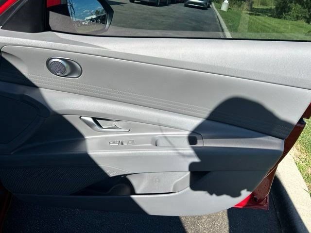 Used 2023 Hyundai Elantra SEL FWD image 41