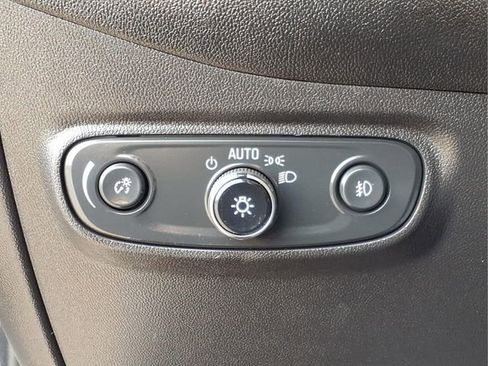 Used 2021 Chevrolet Equinox LT image 17