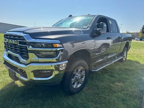 Used 2026 RAM 2500 Big Horn AWD/4WD image 5