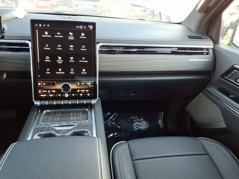 Used 2025 GMC Sierra EV Denali image 18
