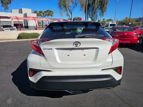 Used 2019 Toyota C-HR XLE image 4