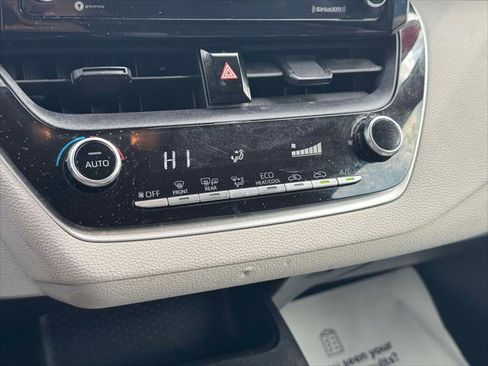 Used 2021 Toyota Corolla LE w/ Carpet Mat Package (TMS) FWD image 27