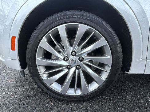 Certified 2025 Buick Envision Avenir image 10