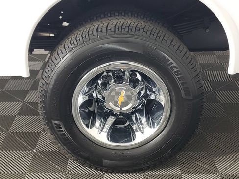 New 2026 Chevrolet Silverado 3500 LT w/ Convenience Package RWD image 16