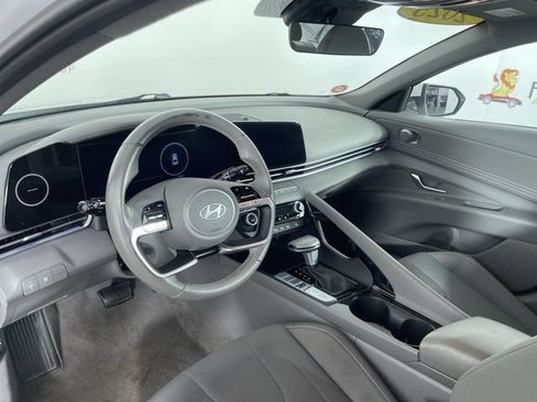 Used 2025 Hyundai Elantra SEL FWD image 20