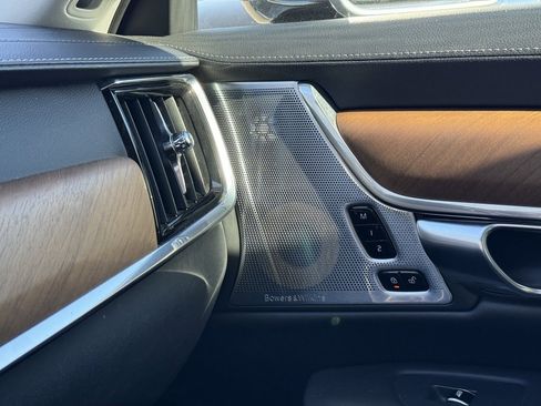 Used 2018 Volvo S90 T6 Inscription w/ Convenience Package image 11