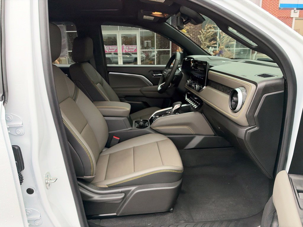 Used 2026 Chevrolet Colorado ZR2 w/ Technology Package AWD/4WD image 50