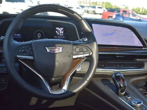 Certified 2024 Cadillac Escalade Sport Platinum w/ Heavy-Duty Trailer Package AWD/4WD image 27