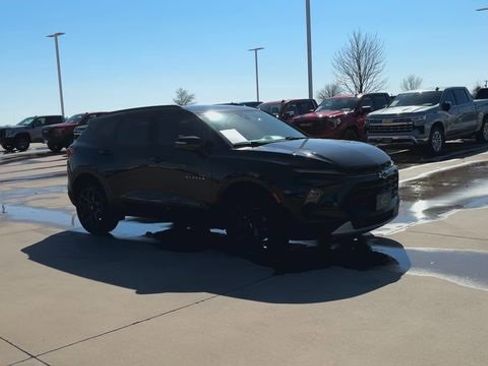 Certified 2023 Chevrolet Blazer LT w/ LPO, Black Grille Bar Package image 2