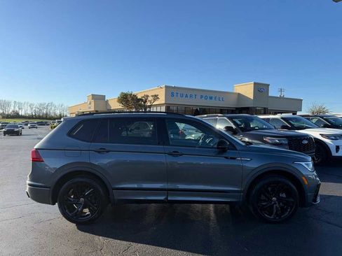 Used 2023 Volkswagen Tiguan SE R-Line image 21