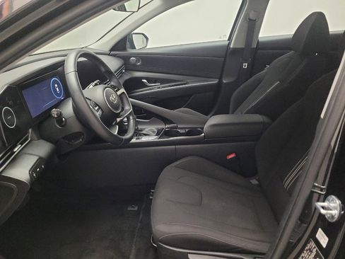 Used 2023 Hyundai Elantra SEL w/ Convenience Package FWD image 17