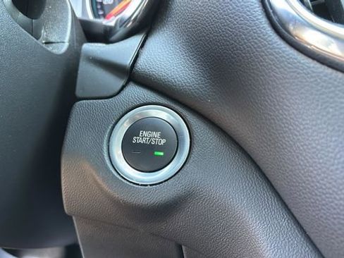 Used 2024 Chevrolet Equinox LT FWD image 29