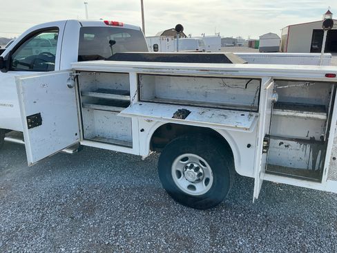 Used 2010 Chevrolet Silverado 2500 W/T image 6
