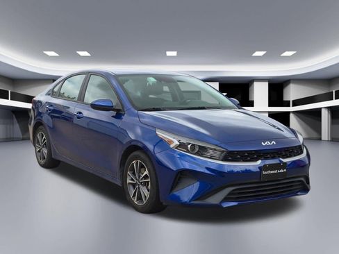 Certified 2024 Kia Forte LXS FWD image 7