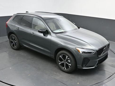New 2026 Volvo XC60 B5 Core w/ Climate Package image 28