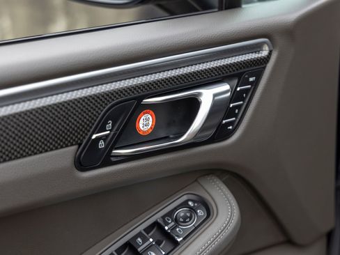 Certified 2021 Porsche Macan GTS AWD/4WD image 22