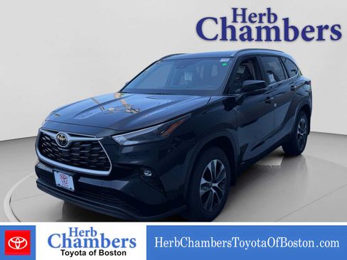 New 2026 Toyota Highlander XLE AWD/4WD image 10