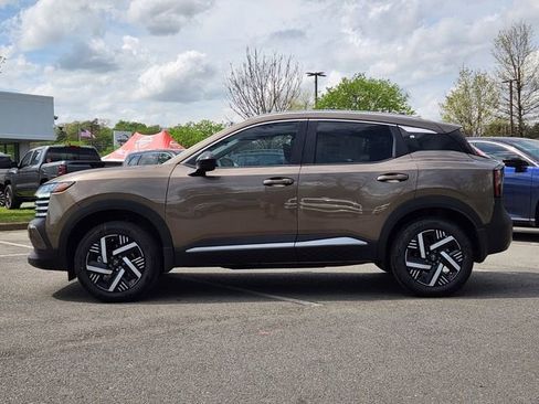 New 2026 Nissan Kicks SV FWD image 2