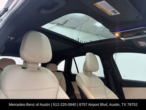 Used 2025 Mercedes-Benz GLC 300 4MATIC image 30